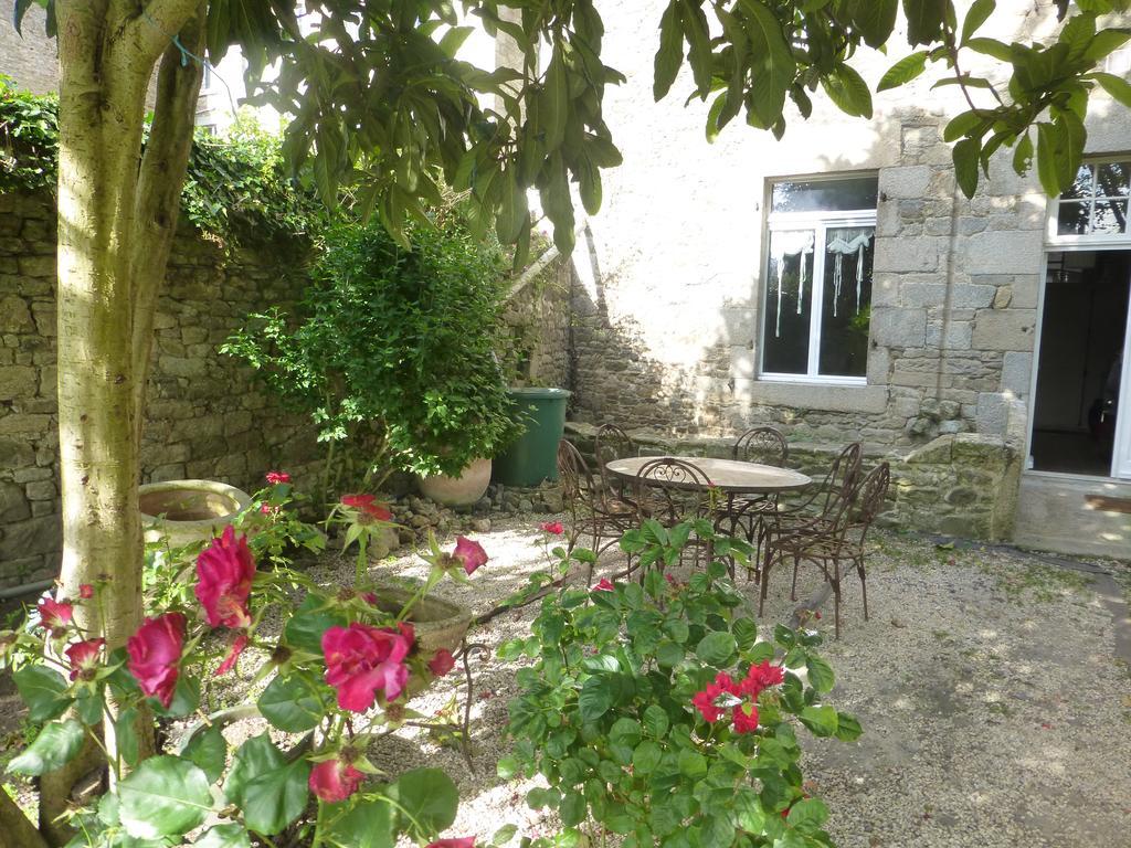 Appartement Des Remparts Dinan Bagian luar foto