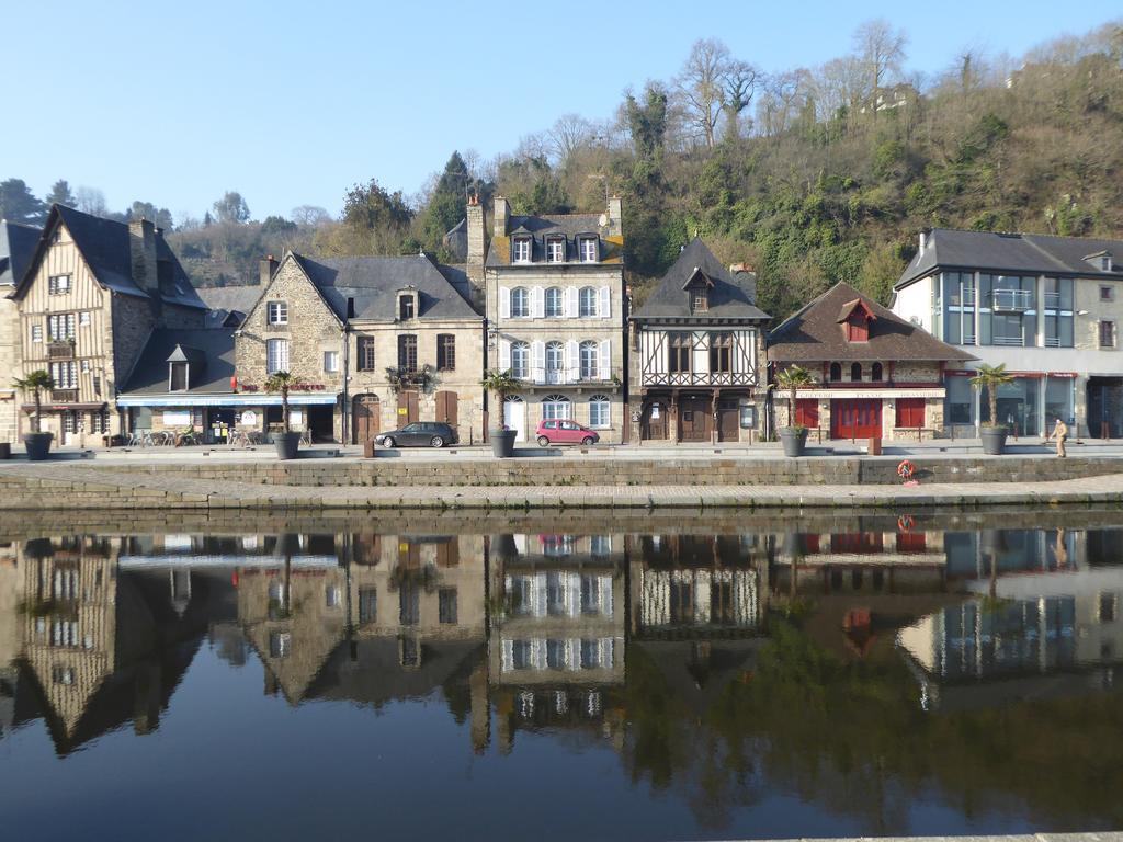 Appartement Des Remparts Dinan Bagian luar foto