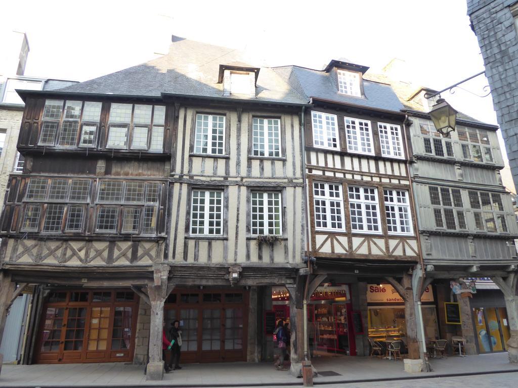 Appartement Des Remparts Dinan Bagian luar foto