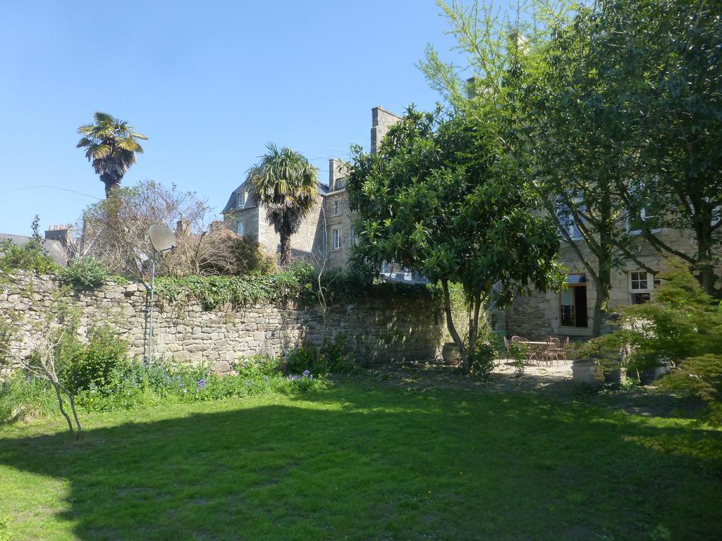 Appartement Des Remparts Dinan Bagian luar foto